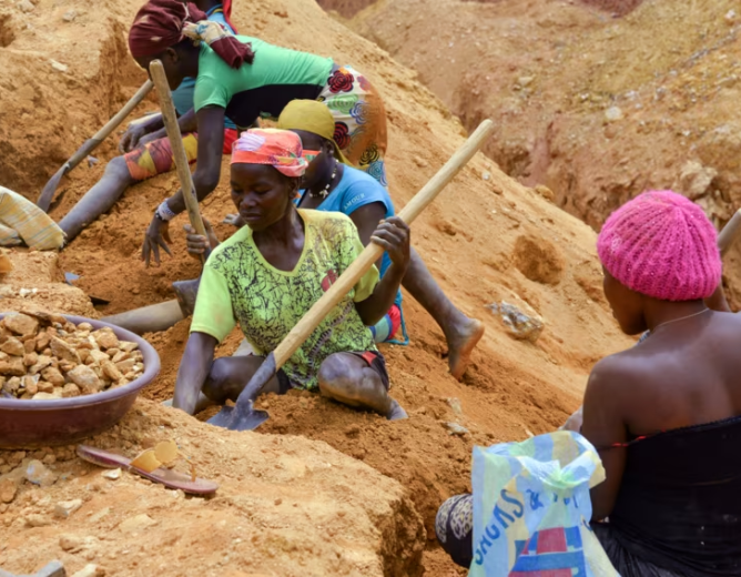 Au Cameroun, des mines d&rsquo;or abandonnées devenues « lacs de la mort »